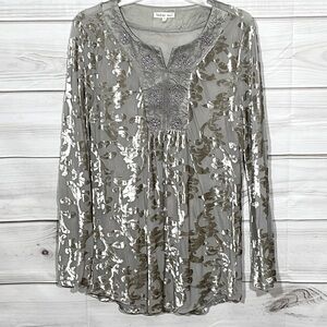 Silver Embossed Boho indigo soul Appliqué Neckline Size M Tunic Top